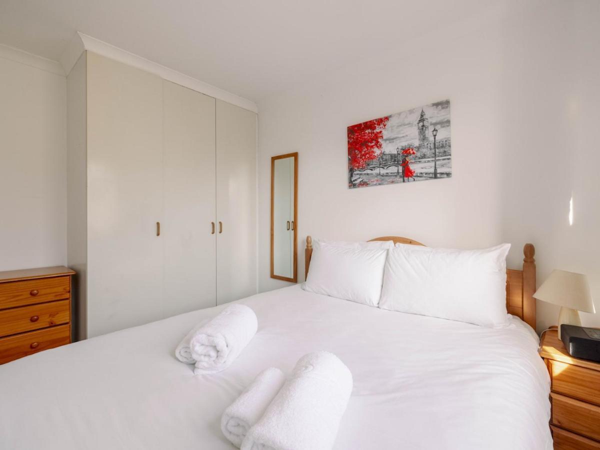 Sunny Maisonette With Views Over Canary Wharf, Londres Exterior foto
