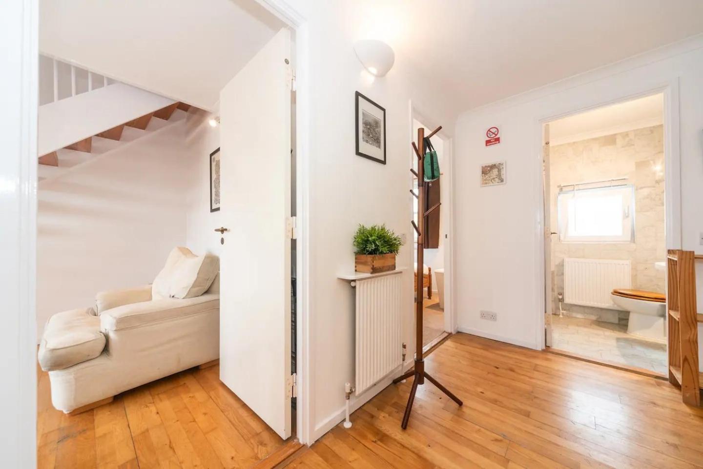 Sunny Maisonette With Views Over Canary Wharf, Londres Exterior foto