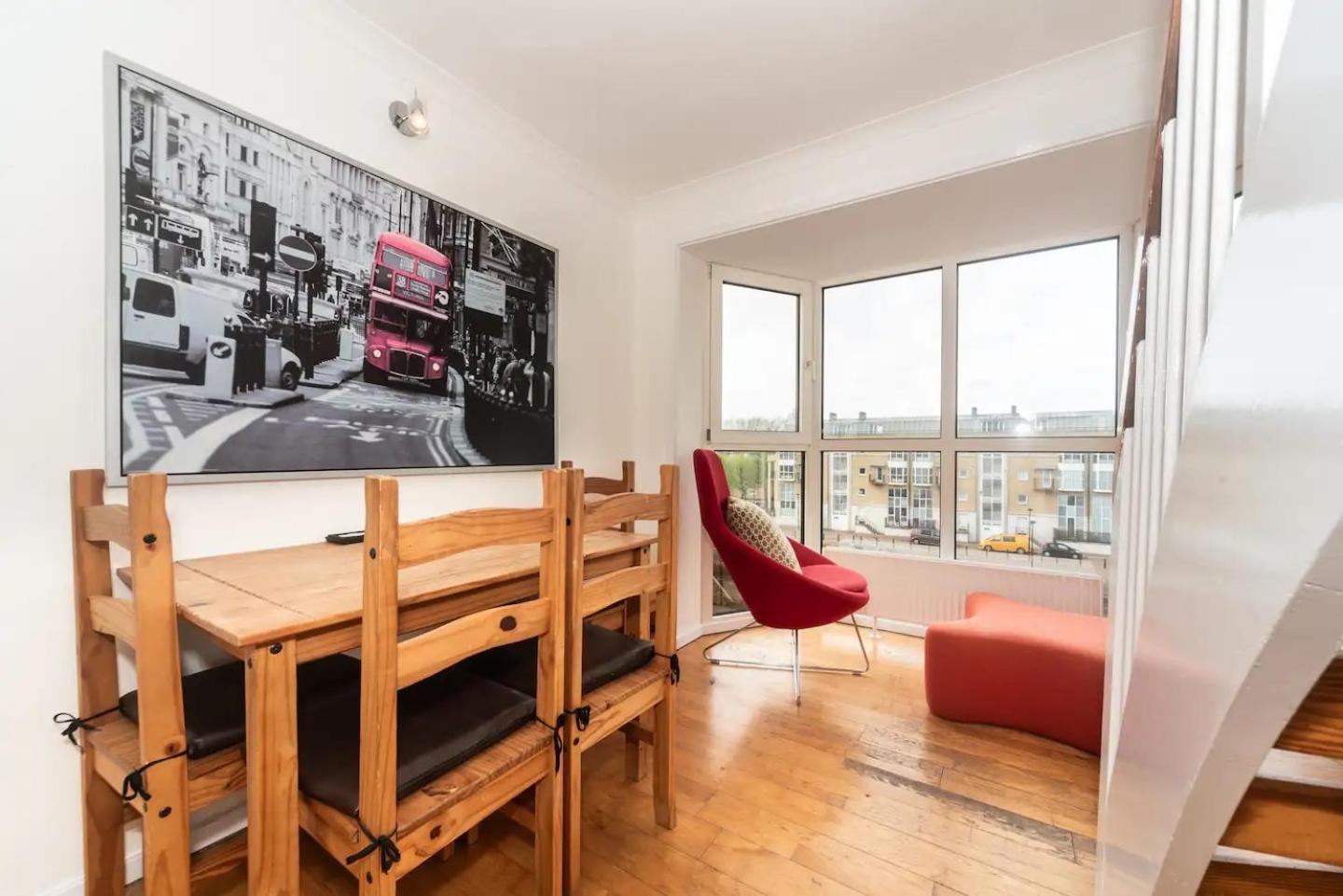 Sunny Maisonette With Views Over Canary Wharf, Londres Exterior foto