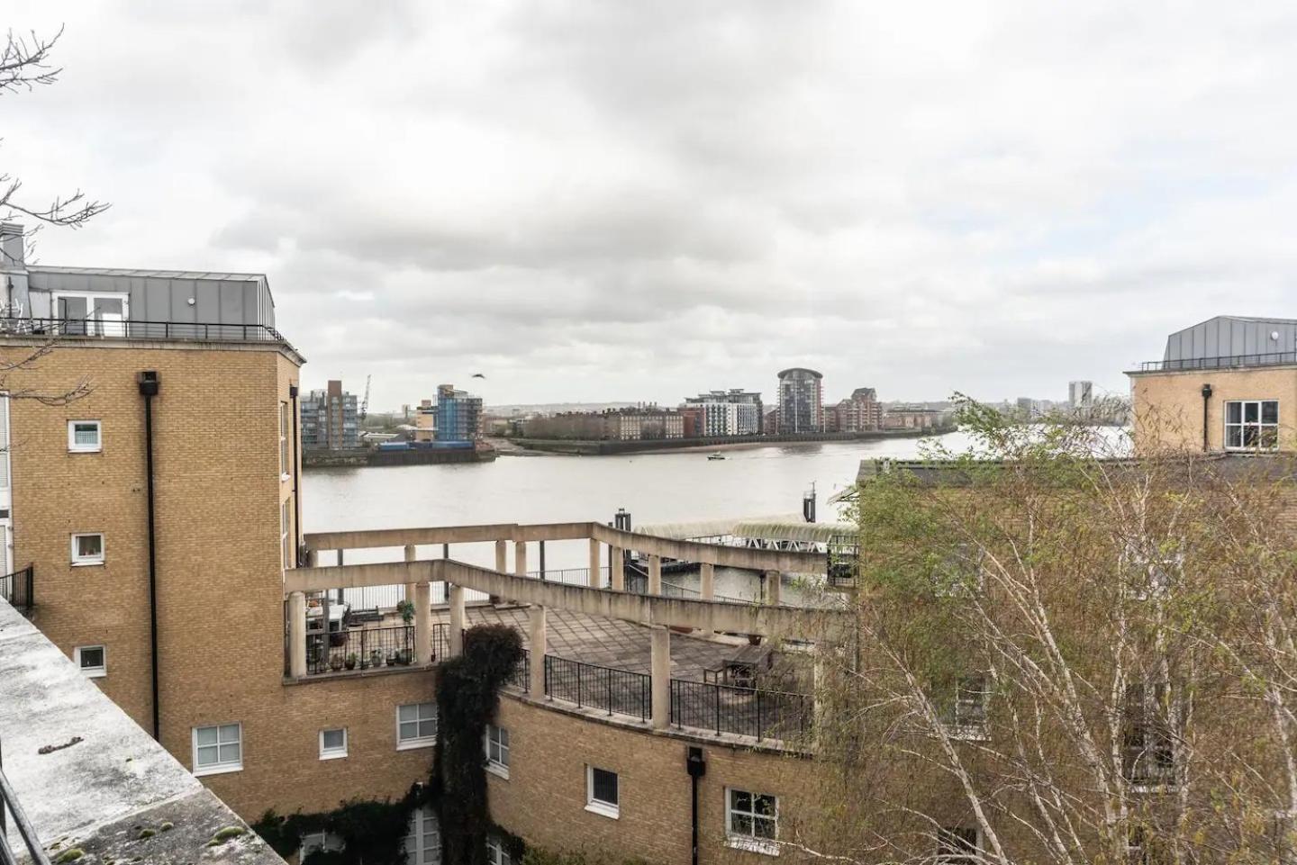 Apartamento Sunny Maisonette With Views Over Canary Wharf, Londres Exterior foto