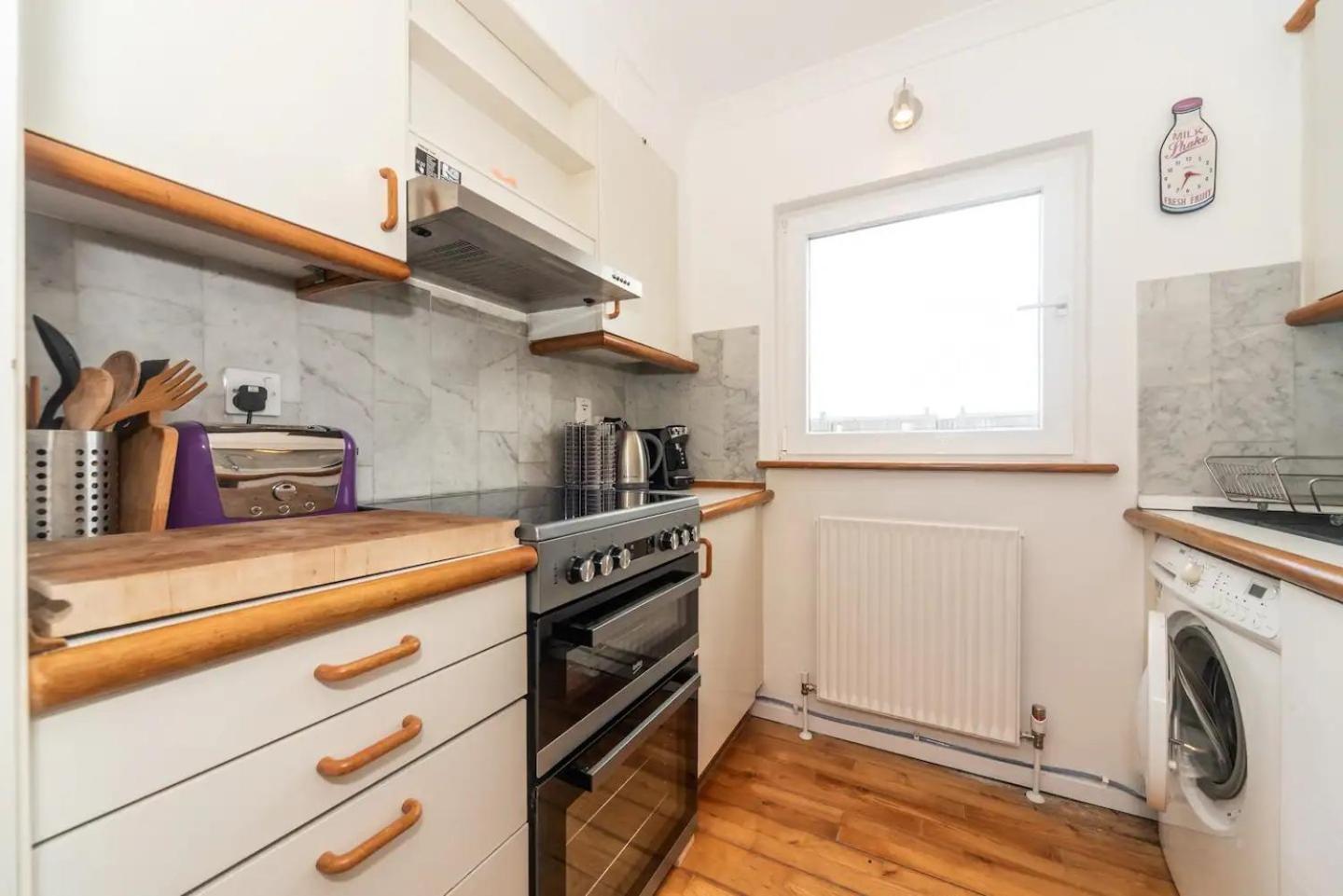 Sunny Maisonette With Views Over Canary Wharf, Londres Exterior foto